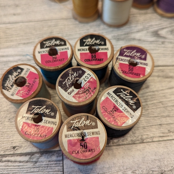 Vintage Thread Lot 37 Spools American Thread Assorted - Picture 2 of 6